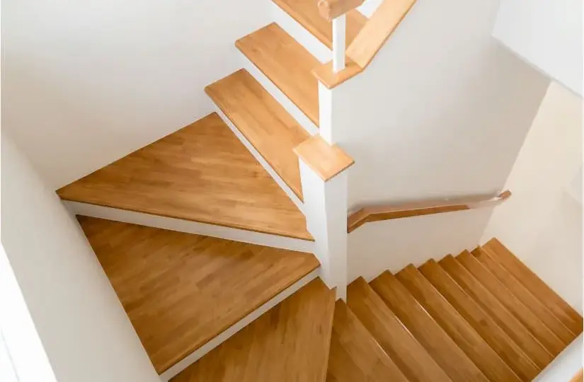 Jaka wilgotność drewna na schody? Uniknij problemów z trwałością