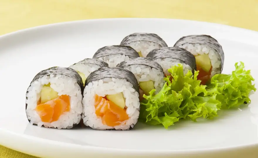 Z czego jest sushi? Odkryj sekrety japońskiego smaku!