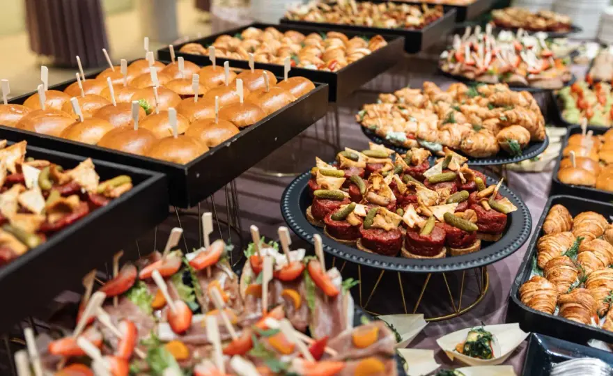 Catering Białystok cennik - Realne koszty i jak nie przepłacić?