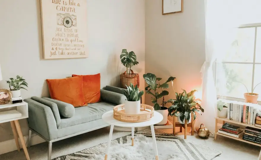 Kleines Wohnzimmer skandinavisch einrichten – So geht's!