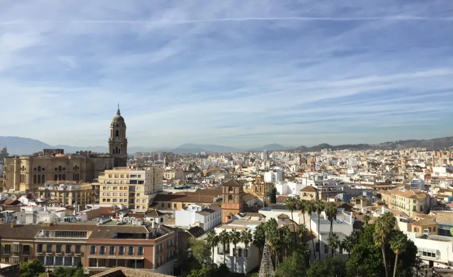 Malaga: przewodnik po atrakcjach, plan zwiedzania i praktyczne porady