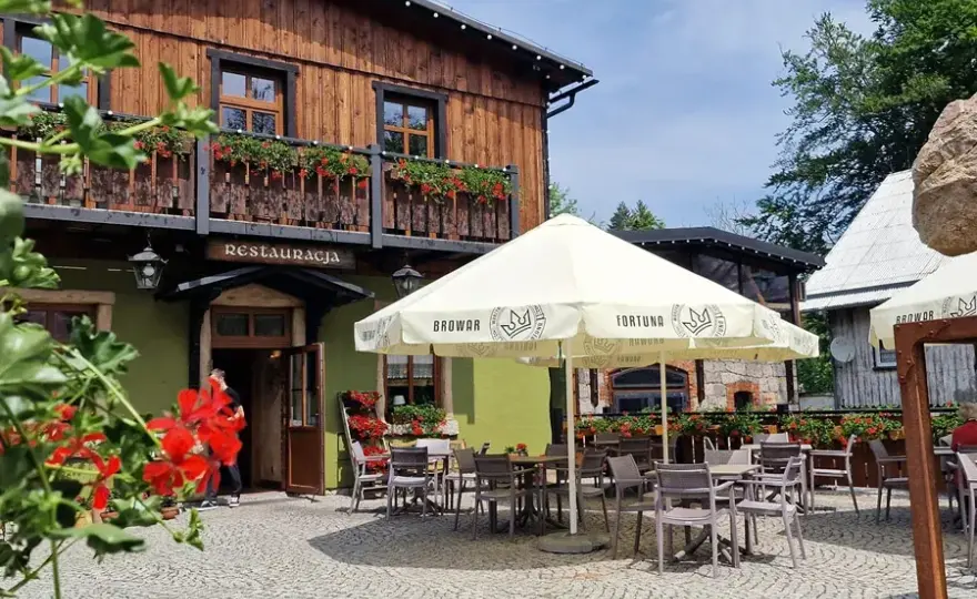 Gdzie zjeść w Szklarskiej Porębie? Odkryj najlepsze lokale gastronomiczne
