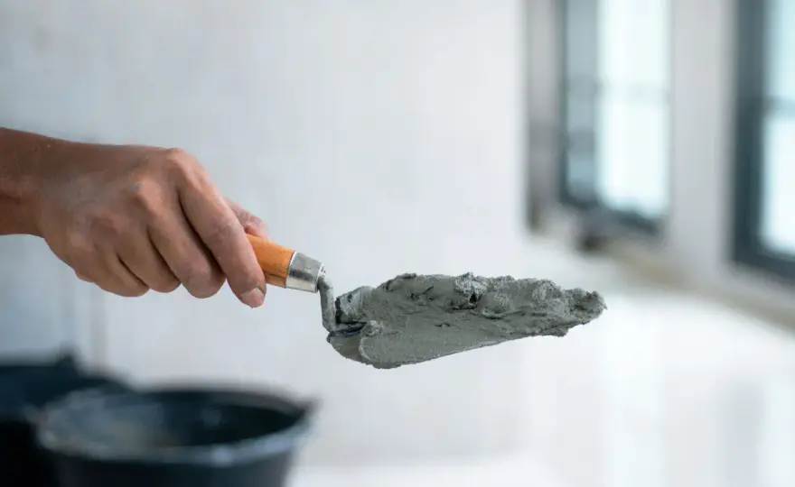 Suchy beton proporcje na łopaty - Jak uniknąć typowych błędów?