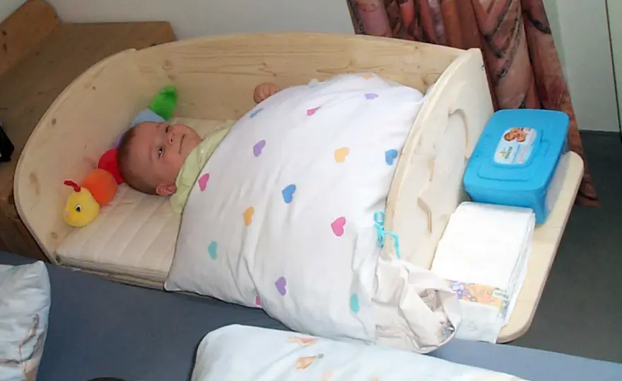 Babybett selber bauen - Sicher, stabil, einfach gemacht
