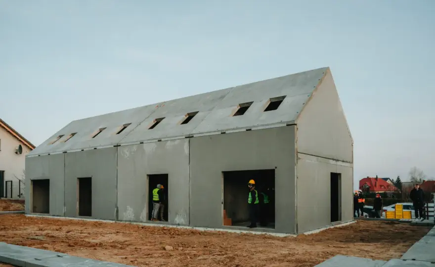 Dom z gotowych elementów betonowych - Ile kosztuje budowa w 2026?