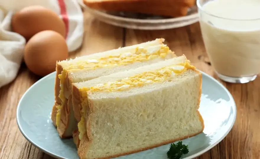 Sandwich aux œufs - comment le réussir sans le détremper