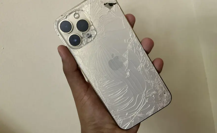Czy iPhone 11 ma MagSafe? Nie, ale możesz go mieć!
