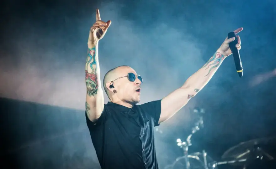 Chester Bennington: Jego życie, twórczość i wpływ na rocka