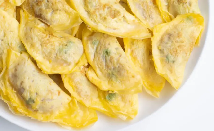 Ciasto na pierogi, które nie pęka - sprawdzone proporcje
