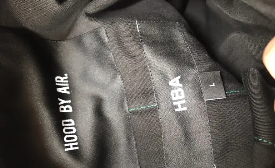 Hood By Air - jak nosić tę markę, ile kosztuje i co ją wyróżnia?