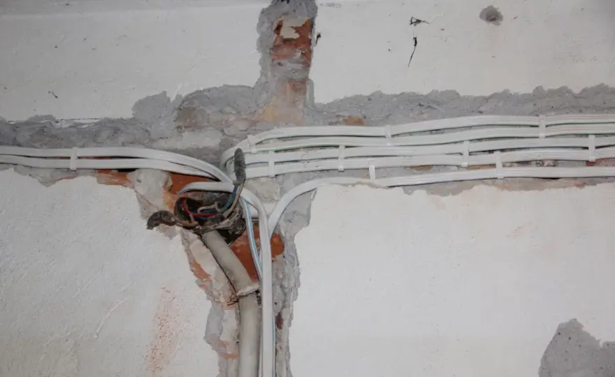Wymiana instalacji elektrycznej - Kiedy i jak to zrobić?