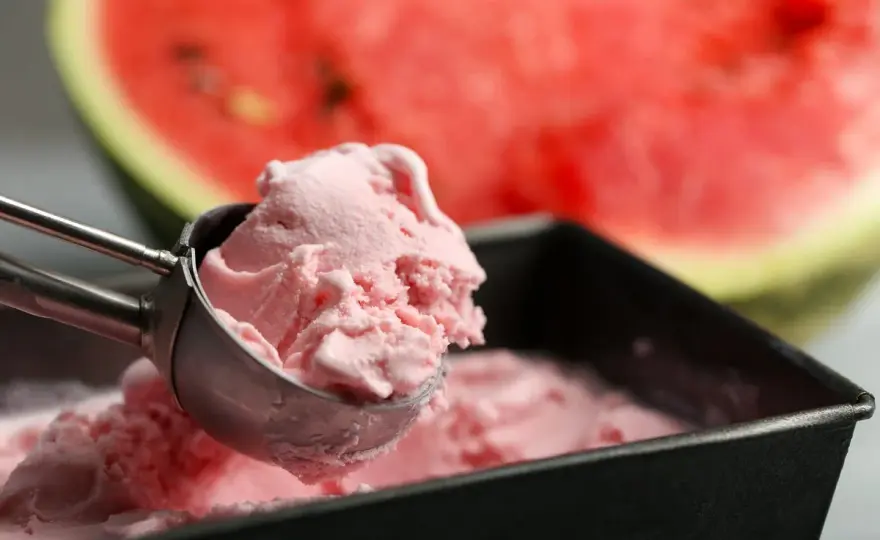 Gelato all'anguria perfetto - La ricetta senza gelatiera