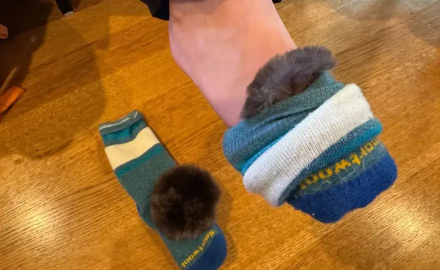 How to Keep Feet Warm in Boots Without Losing Circulation