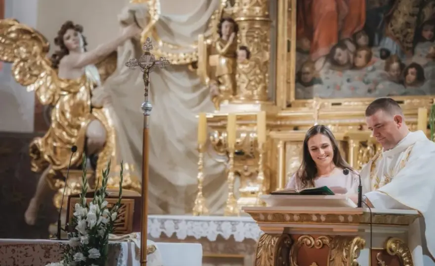 Ile trwa msza weselna? Poznaj czas, który warto uwzględnić w planach