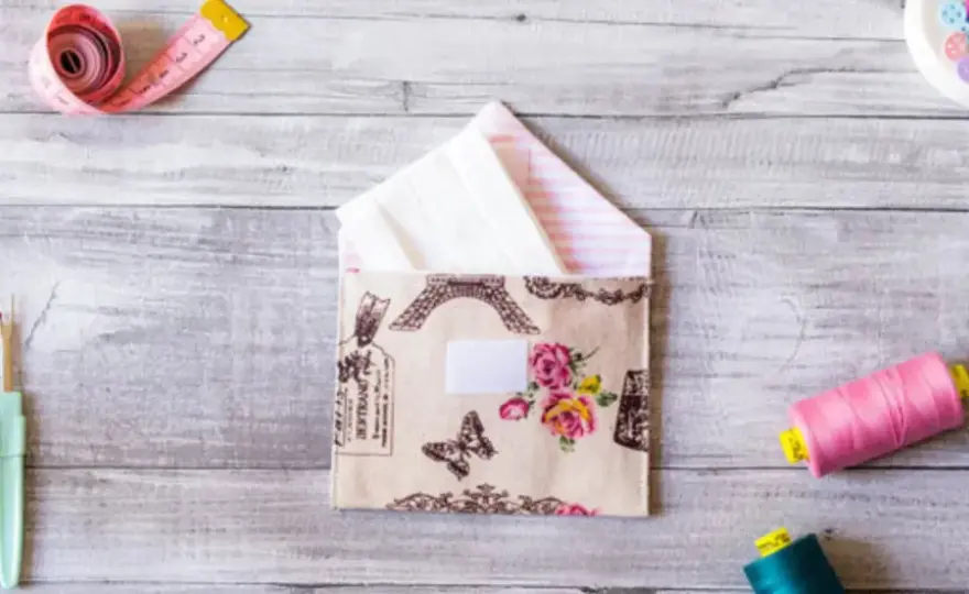 Qué materiales necesitas para hacer un sobre de tela