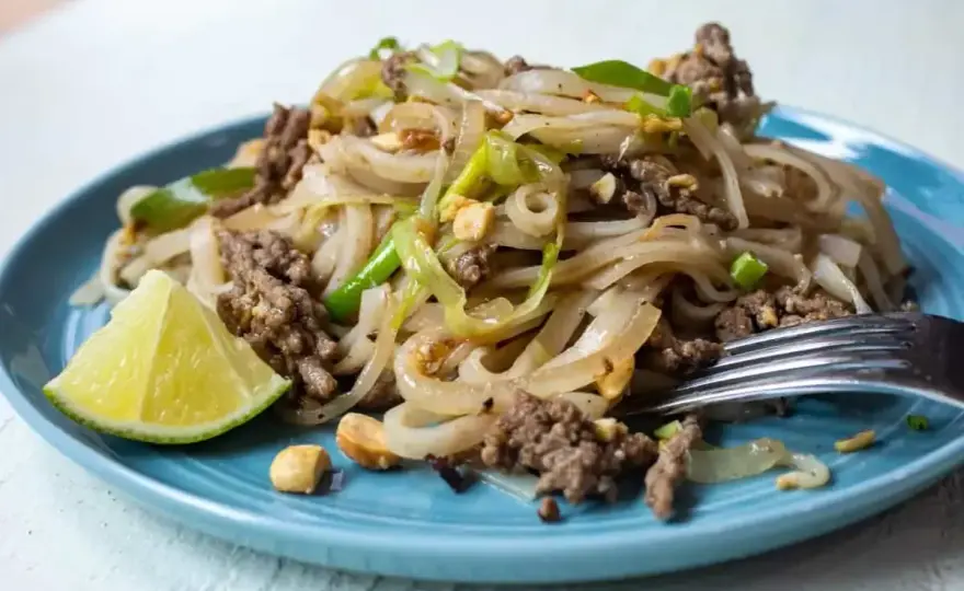 Pad thai przepis krok po kroku - domowa wersja pełna smaku