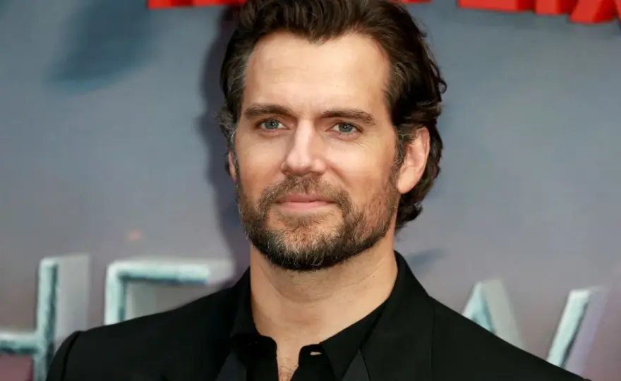 Henry Cavill en Geralt - son départ et la suite de The Witcher