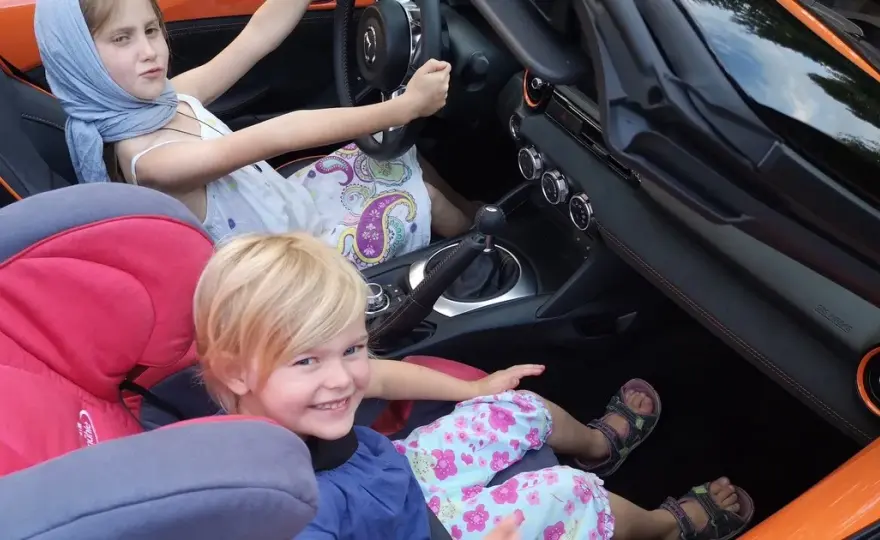Najlepsze zabawki Mazda MX-5, które zachwycą każdego fana motoryzacji