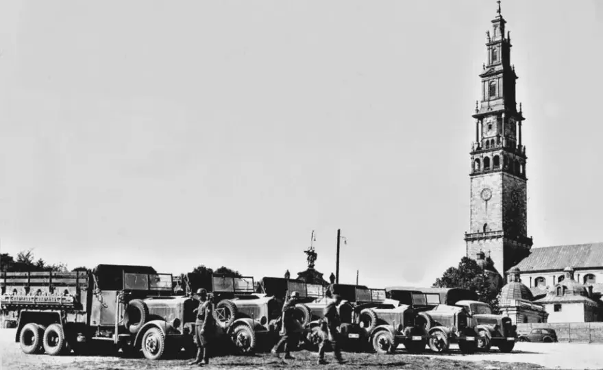 Kiedy powstał klasztor na jasnej górze? Odkryj fascynującą historię