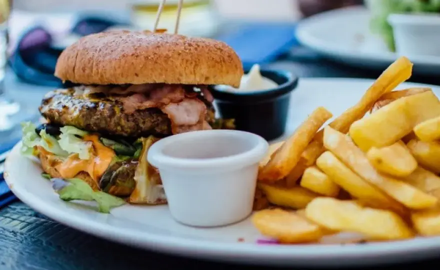 Gdzie zjeść w Darłówku? Odkryj najlepsze restauracje i smaki