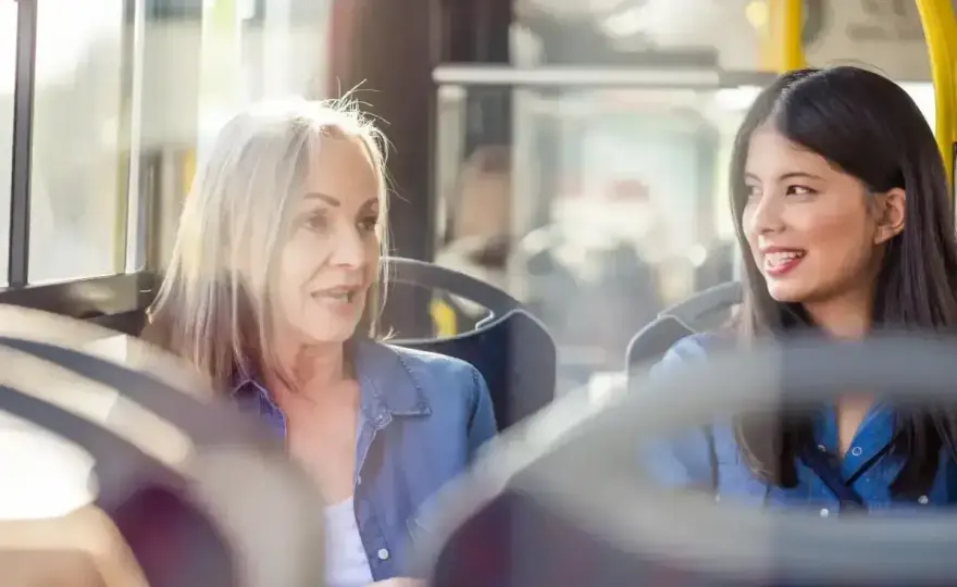 Jak zacząć rozmowę z nieznajomym? Proste triki!