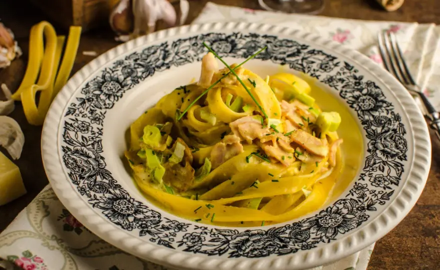 Pasta curry - jaką wybrać? Poznaj rodzaje i uniknij błędów w kuchni