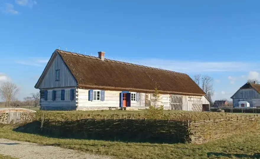 Skansen osadnictwa nadwiślańskiego w Wiączeminie Polskim - historia i atrakcje