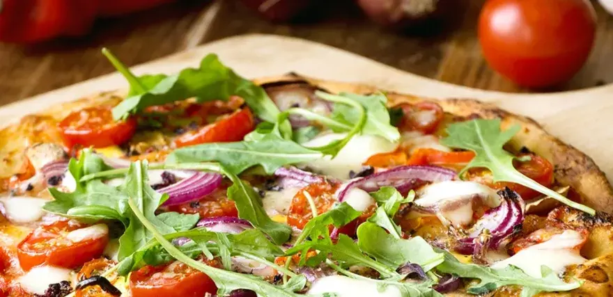 Gdzie kupić gotowe ciasto na pizzę? Sprawdź najlepsze oferty