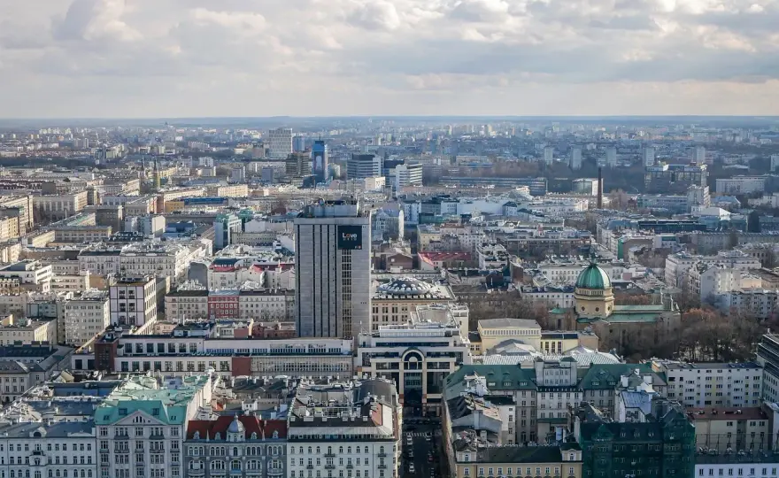 Czy Warszawa jest bezpieczna? Fakty, porady i bezpieczne dzielnice dla turystów i mieszkańców