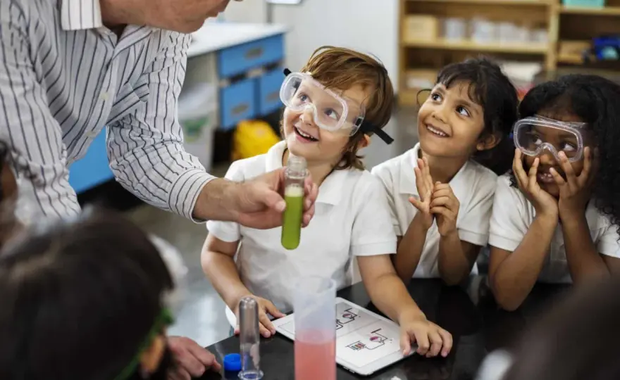 Qué es STEM y cómo aplicarlo en clase o en casa