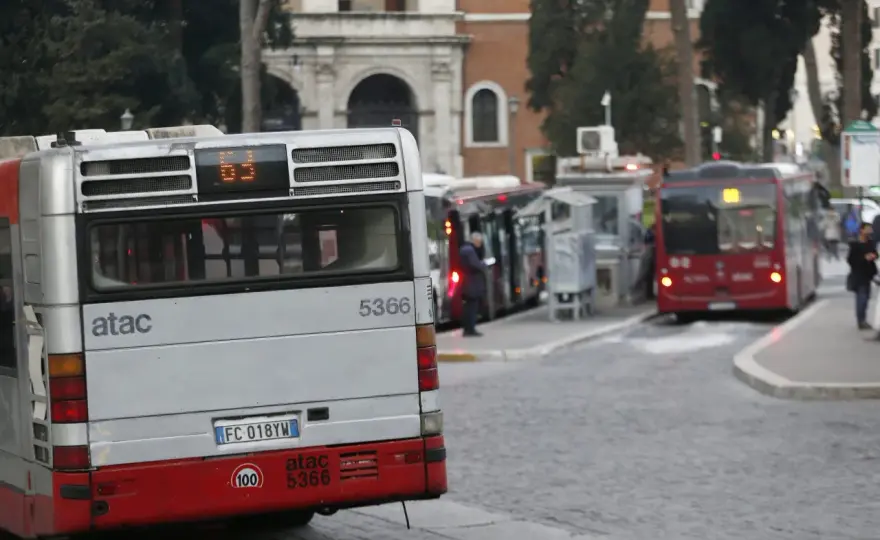 Abbonamento mezzi a Roma - quale conviene davvero?