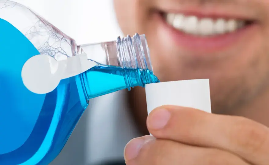 Quale collutorio usare dopo l’estrazione del dente?