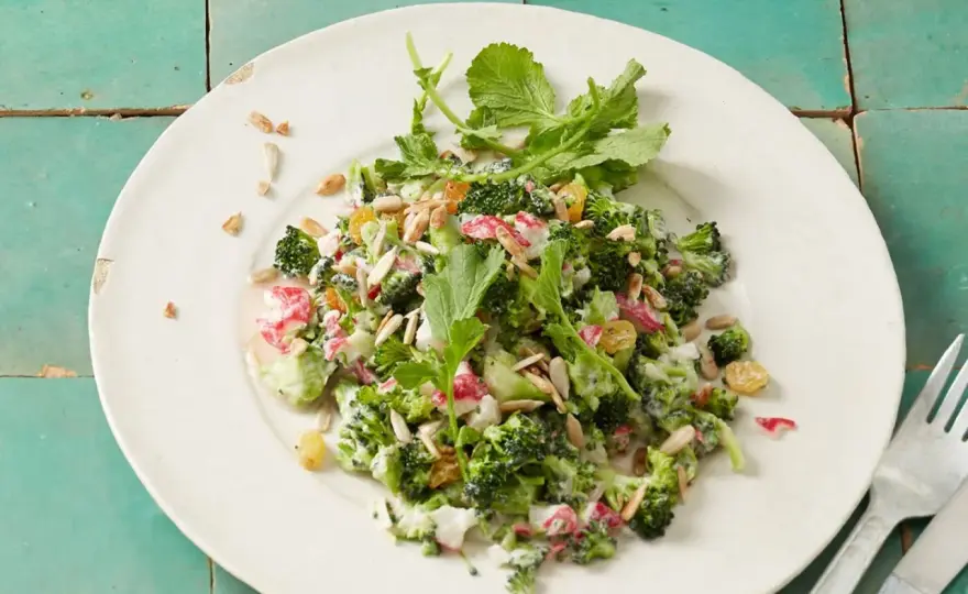 Brokkolisalat Thermomix - Knackig und frisch in 15 Minuten