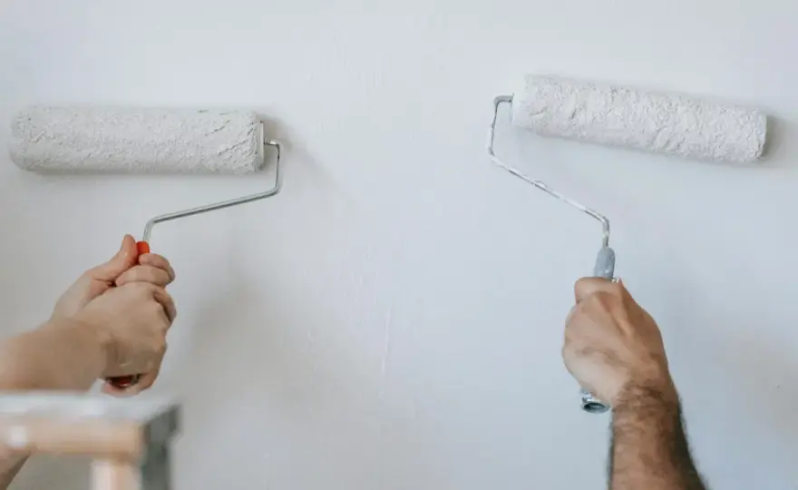 Farba wodna do ścian - Jak wybrać? Akrylowa, lateksowa, ceramiczna