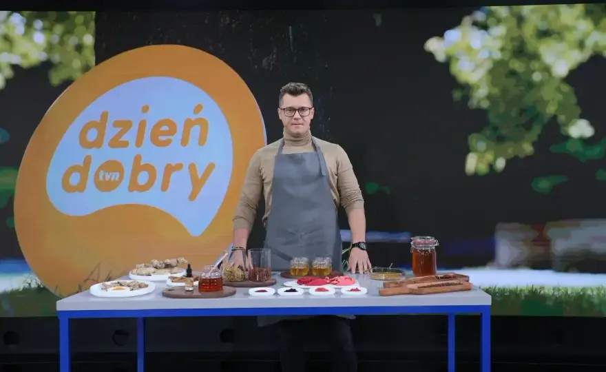 Jak zrobić miód z propolisem - prosty przepis na zdrowy eliksir