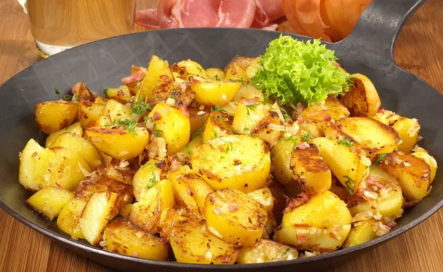 Bratkartoffeln Rezept - So werden sie außen knusprig und innen weich