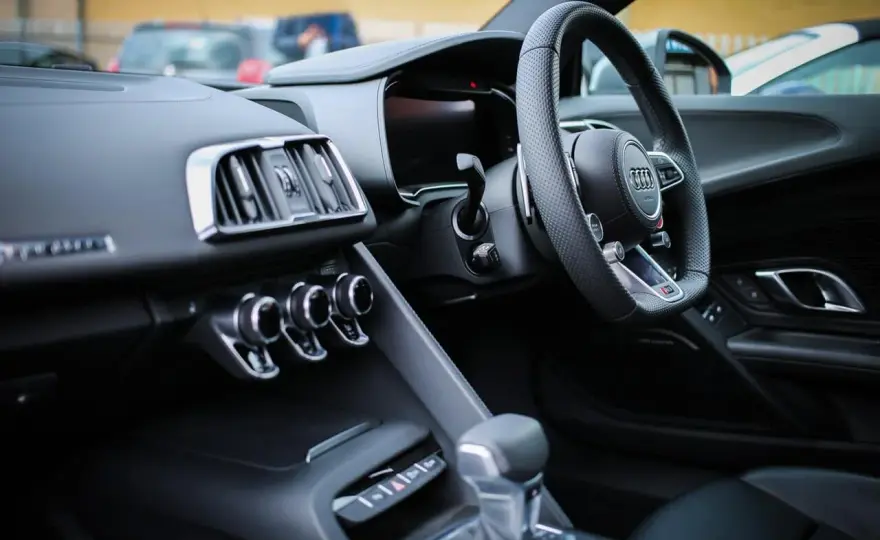 Auto con guida a sinistra - Cosa comprare e come evitare errori