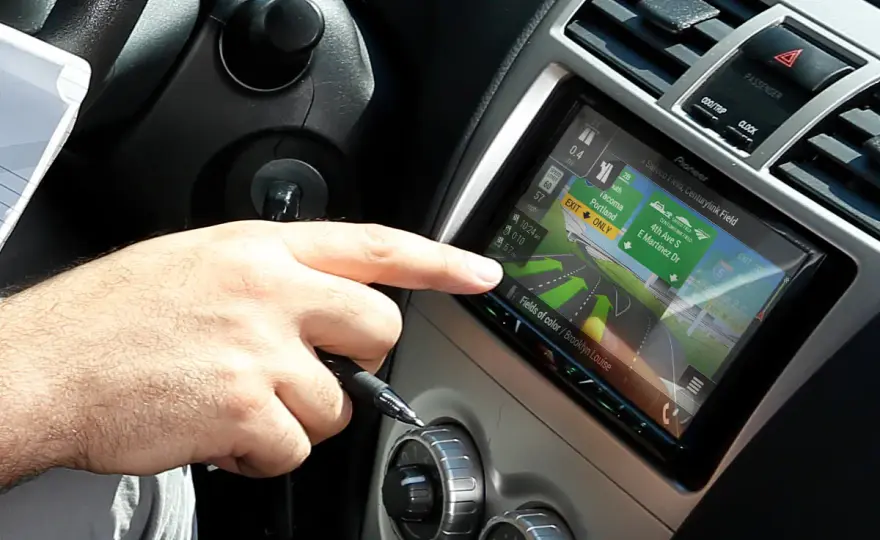 Jakie radio samochodowe z bluetooth wybrać? Sprawdź najlepsze modele!
