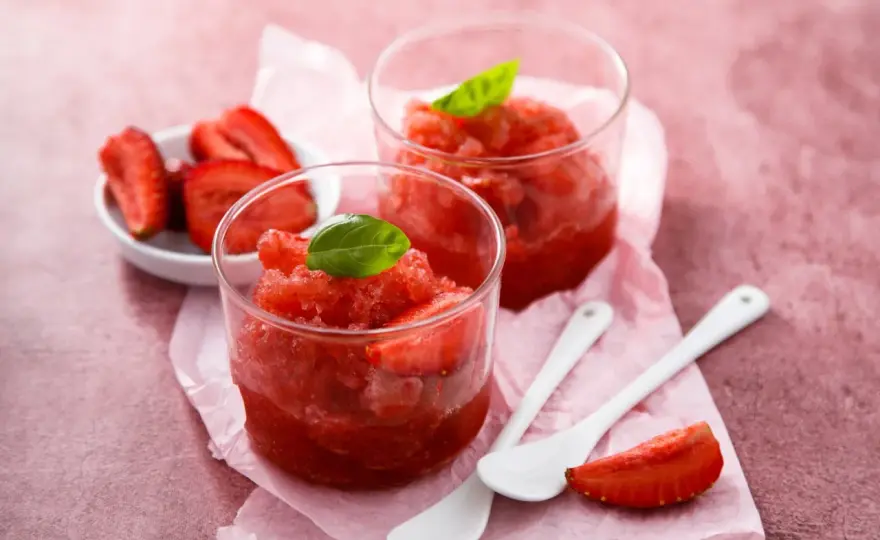 Jak zrobić sorbet owocowy? Gładki i bez maszynki przepis!