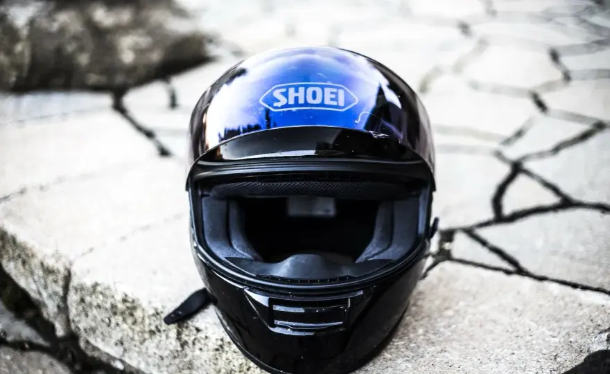Cómo limpiar tu casco de moto - Guía completa y segura