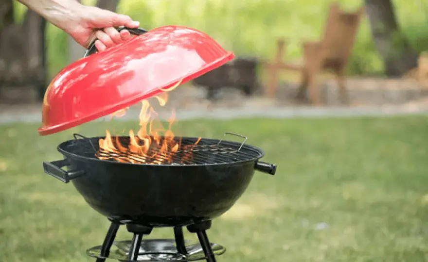 Éteindre un barbecue en sécurité - Le guide complet