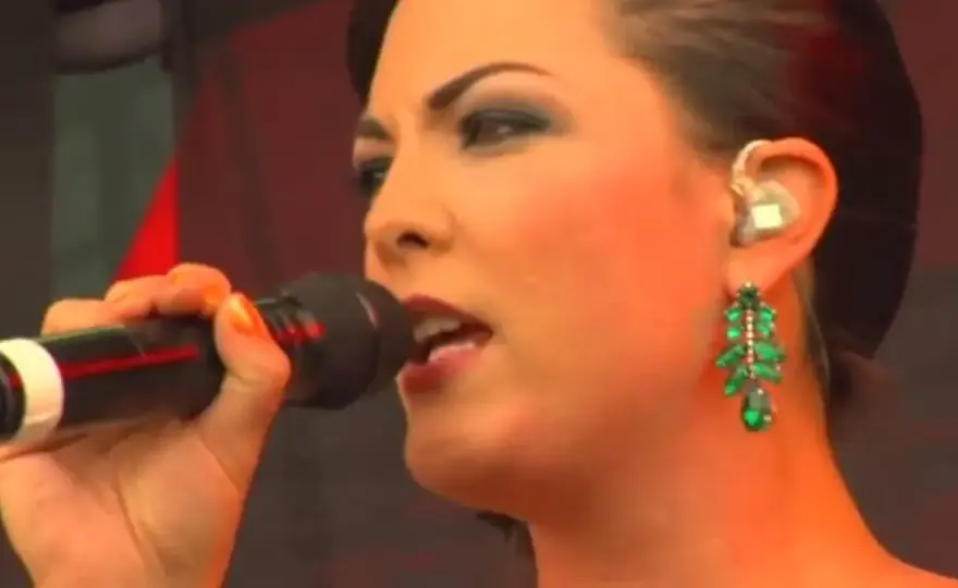 Caro Emerald: Tajemnice wokalistki jazzowej i jej niezapomniane utwory