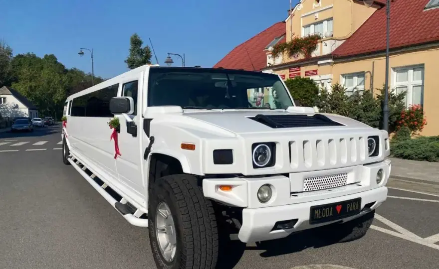 Jakie auto do ślubu? Wybierz idealne: poradnik i koszty!