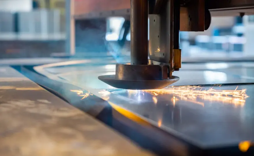 Cięcie aluminium - Jak uzyskać idealną krawędź?