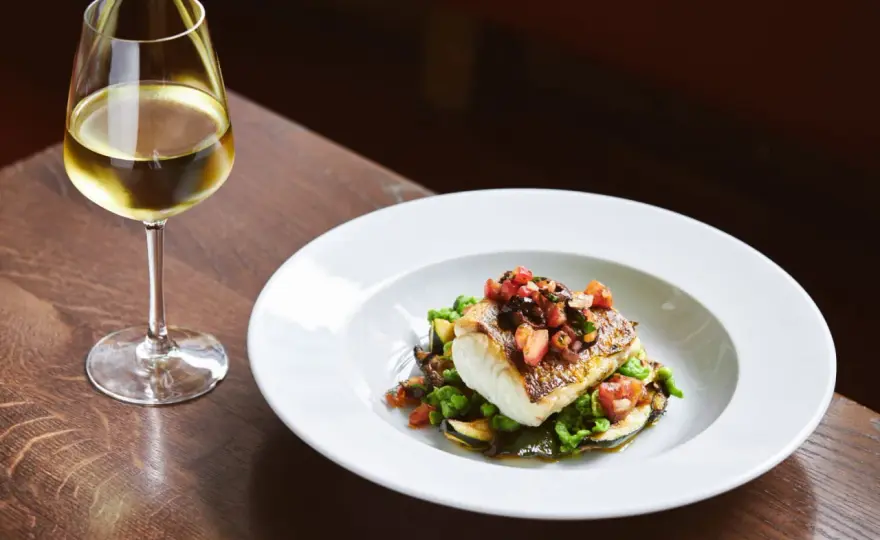 Vin et poisson en sauce - Le guide ultime pour un accord parfait