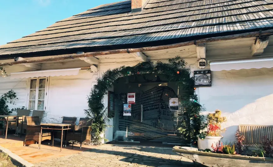 Lanckorona: Gdzie zjeść? Odkryj kultowe smaki i domowe jedzenie!