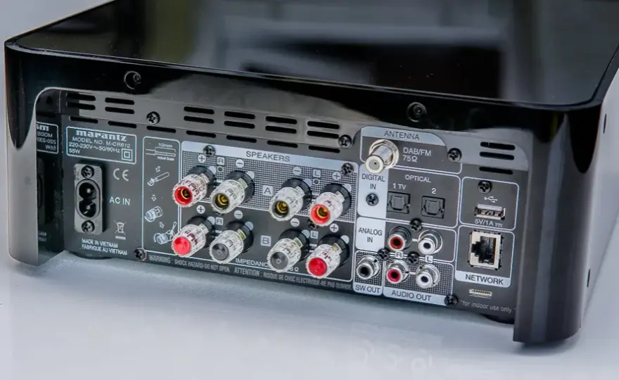 Wzmacniacz Denon czy Marantz – który model zapewni lepszy dźwięk?