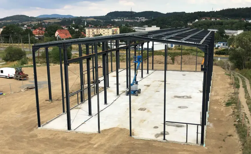 Konstrukcja drewniana pod płyty warstwowe - Poradnik