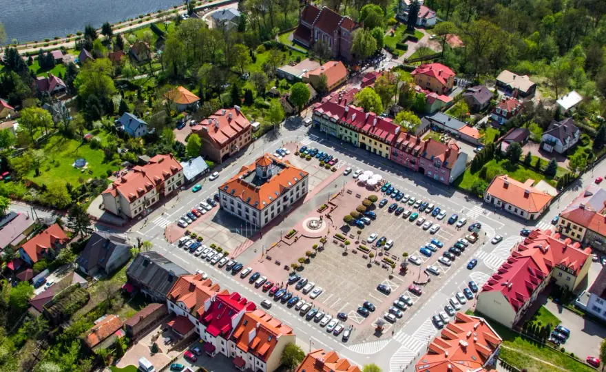 Gdzie wysiąść w Serocku? Przystanki z Warszawy i co dalej?