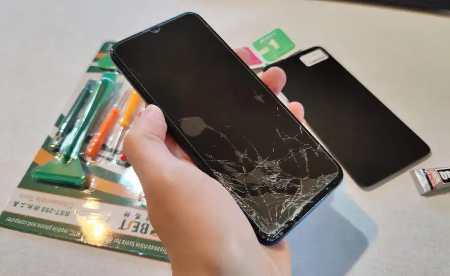Wymiana ekranu w telefonie - Czy warto? Poradnik krok po kroku